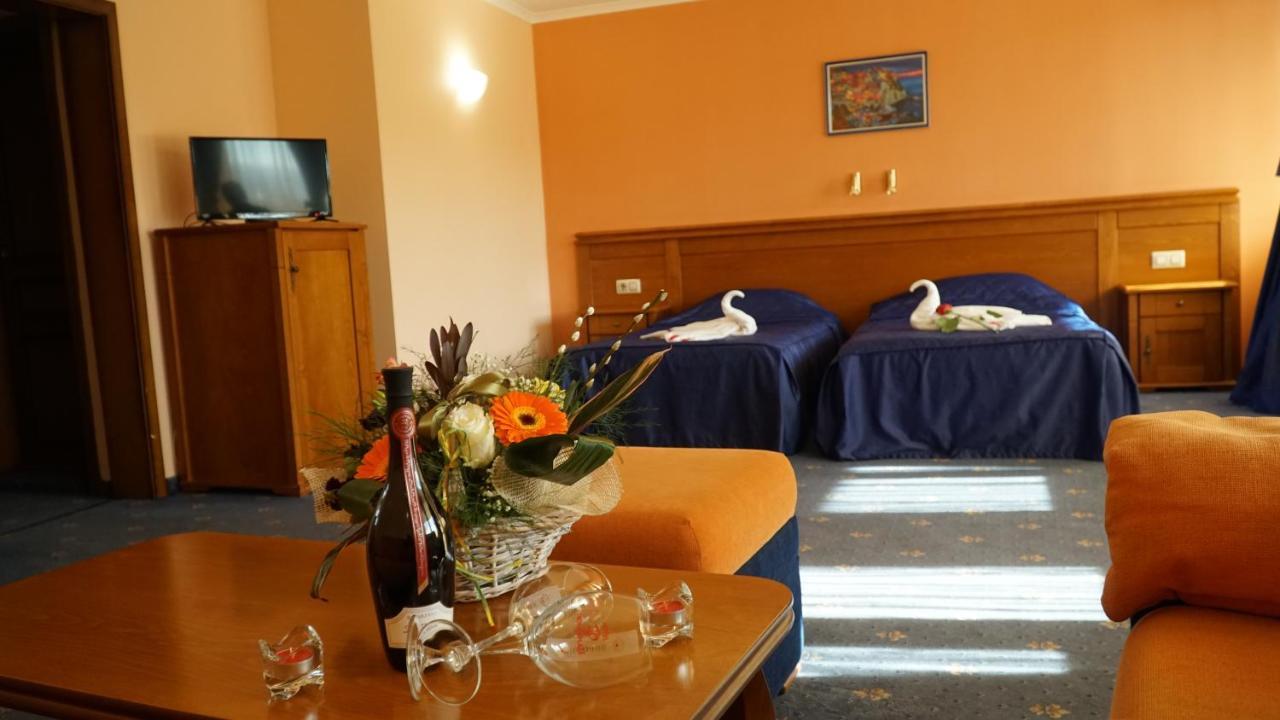 Troyan Plaza Hotel Dış mekan fotoğraf