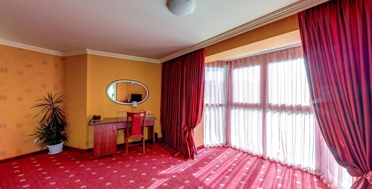 Troyan Plaza Hotel Dış mekan fotoğraf