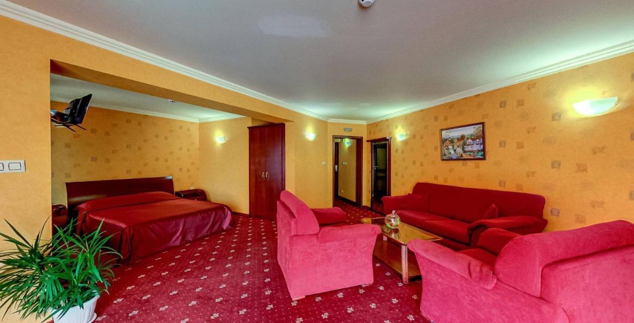 Troyan Plaza Hotel Dış mekan fotoğraf