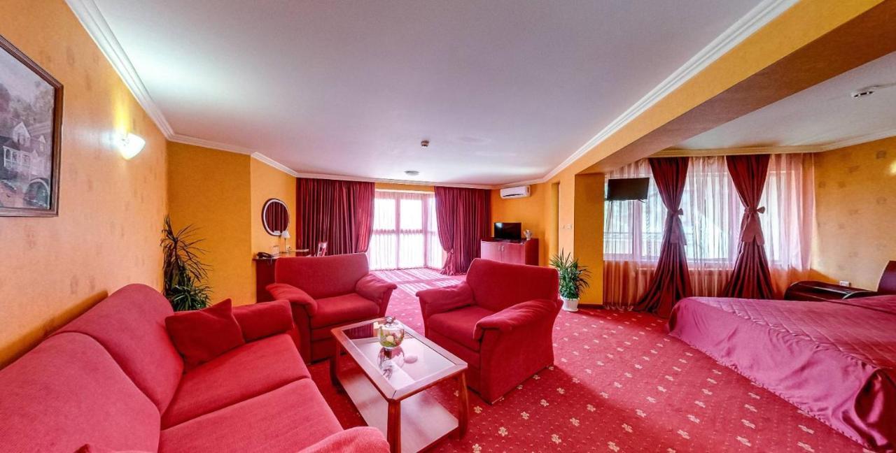 Troyan Plaza Hotel Dış mekan fotoğraf